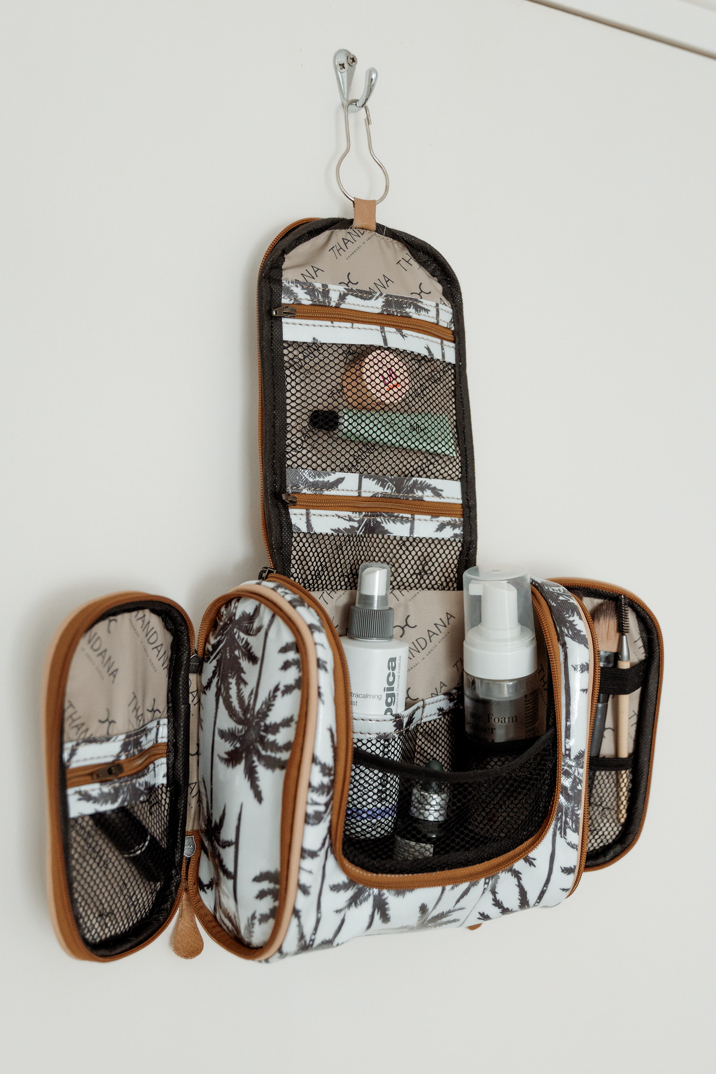 Compact Travel Vanity